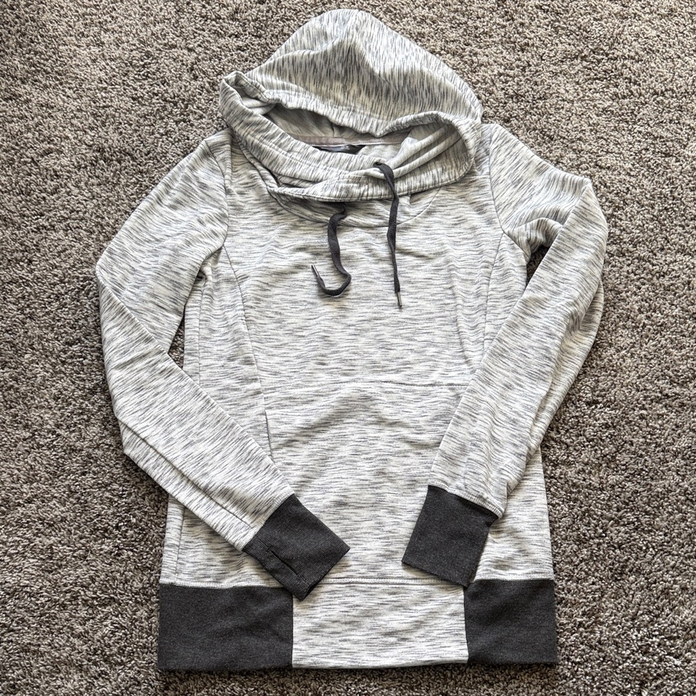 Stoic Women's Gray and Black Hooded Sweatshirt